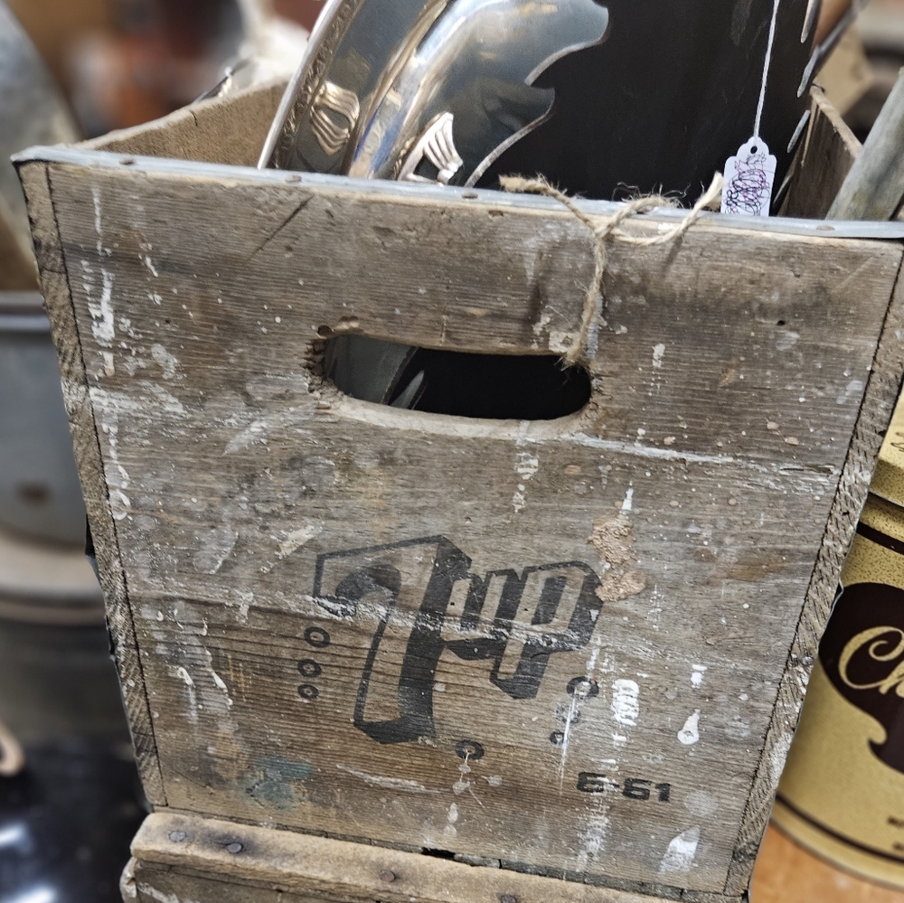 7up crate - Picture 2 of 3